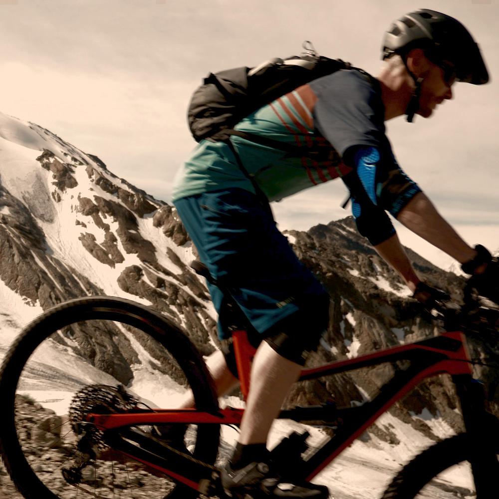 ferienwohnungen apartments atlas saas grund ansicht sommer