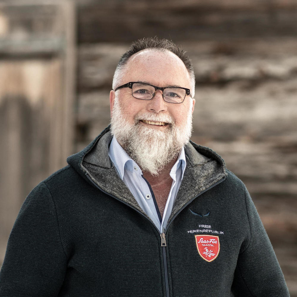 ferienwohnungen apartments atlas saas grund ansicht sommer